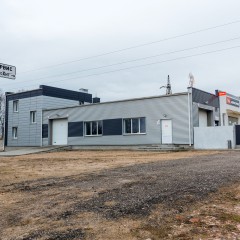 Вид на автосервис со стороны, с которой будет организован вход и въезд в скором времени